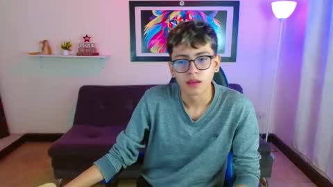 Snapshot of alexcum_18 chatting on 05-12-26, 01:52 alex online show from 05-12-26, 01:52