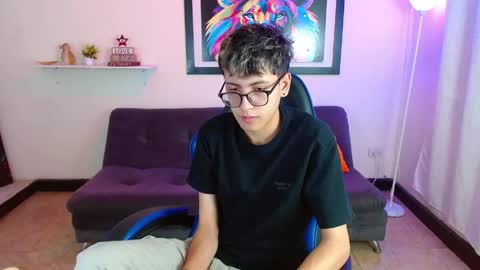 Snapshot of alexcum_18 chatting on 05-26-26, 02:24 alex online show from 05-26-26, 02:24