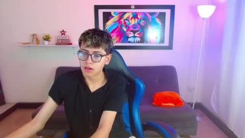 Snapshot of alexcum_18 chatting on 05-30-26, 02:47 alex online show from 05-30-26, 02:47