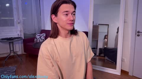 Snapshot of alexdavey chatting on 12-21-24, 09:04 online show from 12-21-24, 09:04