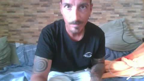 Snapshot of alexdelarge23 chatting on 10-19-25, 11:33 alexdelarge23 online show from 10-19-25, 11:33