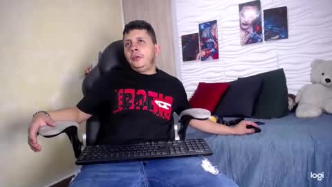 Snapshot of alexe_xx chatting on 02-17-25, 04:31 Alex online show from 02-17-25, 04:31