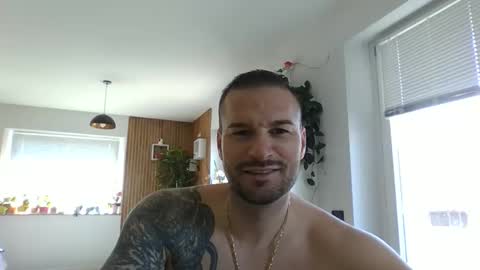 Snapshot of alexgrandi2024 chatting on 03-27-26, 11:21 rey ale84 online show from 03-27-26, 11:21