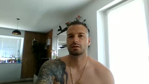 Snapshot of alexgrandi2024 chatting on 05-25-26, 11:16 rey ale84 online show from 05-25-26, 11:16