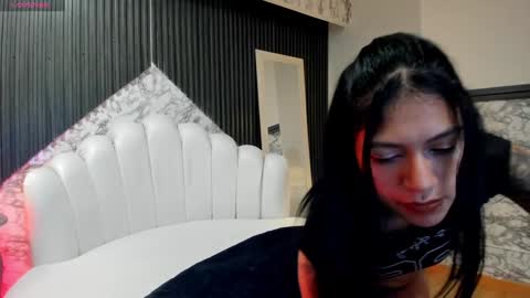 Alexiaa  Online 1430 to 2100 GMT-5 online show from 01-09-25, 03:15