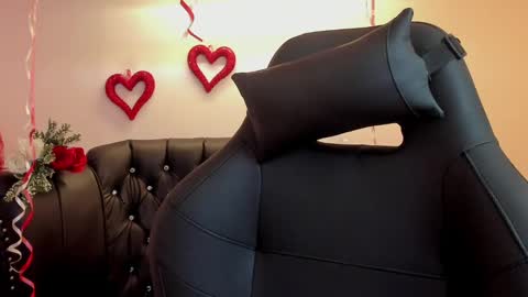 Alexiaa  Online 1430 to 2100 GMT-5 online show from 02-12-25, 09:20