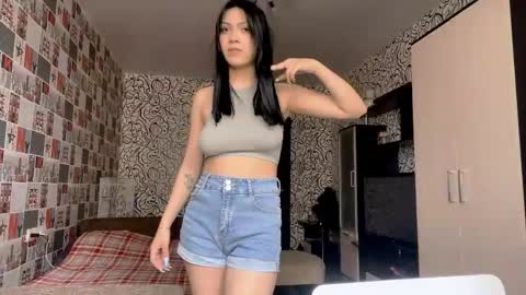 Emila online show from 04-14-26, 12:22