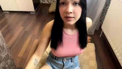 Emila online show from 05-17-26, 09:06
