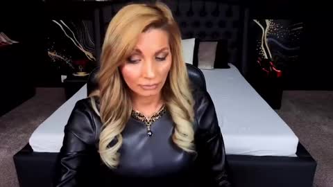 Alexia online show from 04-15-26, 09:16