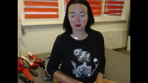 Snapshot of alexie33 chatting on 09-10-25, 06:35 alexie33 online show from 09-10-25, 06:35