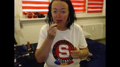 Snapshot of alexie33 chatting on 09-16-25, 07:42 alexie33 online show from 09-16-25, 07:42