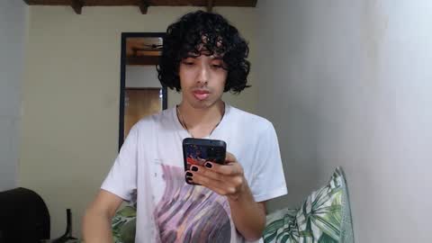 Snapshot of alexis21_ chatting on 10-24-25, 04:31 Alexis online show from 10-24-25, 04:31