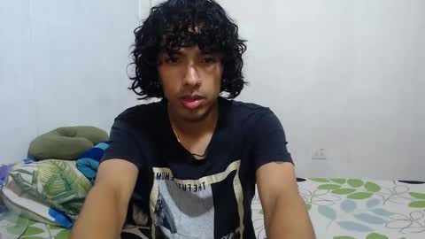 Snapshot of alexis21_ chatting on 11-11-25, 12:21 Alexis online show from 11-11-25, 12:21