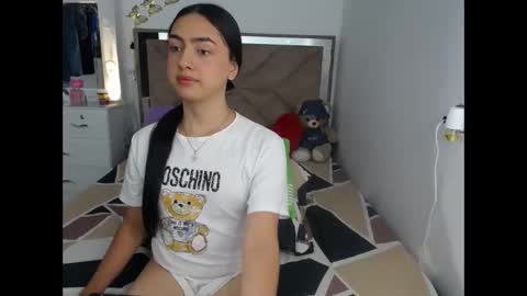 Snapshot of alexis_brown11 chatting on 05-22-26, 01:57 -- ALEXIS -- online show from 05-22-26, 01:57