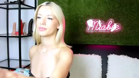 Snapshot of alexisbanx chatting on 07-15-26, 06:02 alexisbanx online show from 07-15-26, 06:02