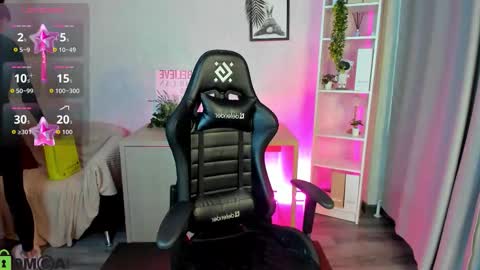 Alexis   Mon Tue Wed Thu Fri 7 GMT 0100am-0700am  online show from 11-12-25, 04:29