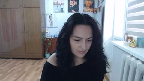 Snapshot of alexismillers chatting on 09-16-25, 08:37 AlexisMillers online show from 09-16-25, 08:37