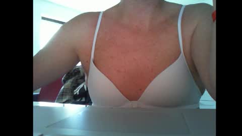 Alexia online show from 10-08-25, 03:20