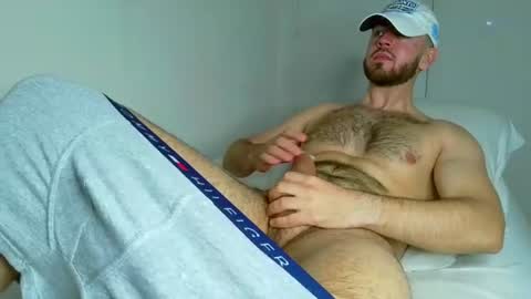 Snapshot of alexnovakk chatting on 06-25-26, 07:35 Alex online show from 06-25-26, 07:35