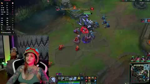 Snapshot of alexracc00n chatting on 10-16-25, 02:51 Alex online show from 10-16-25, 02:51