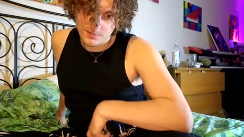 Snapshot of alexrhodesxxx chatting on 01-23-25, 09:50 Alex online show from 01-23-25, 09:50