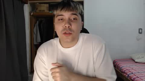 Snapshot of alexriversx chatting on 04-20-26, 06:53 Alexander online show from 04-20-26, 06:53