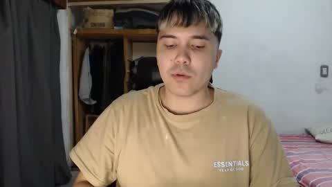 Snapshot of alexriversx chatting on 04-24-26, 06:43 Alexander online show from 04-24-26, 06:43