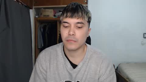 Snapshot of alexriversx chatting on 05-17-26, 04:03 Alexander online show from 05-17-26, 04:03