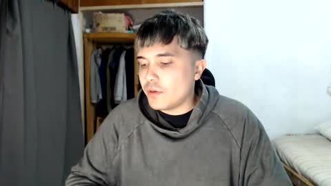Snapshot of alexriversx chatting on 05-20-26, 06:03 Alexander online show from 05-20-26, 06:03