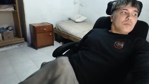 Snapshot of alexriversx chatting on 05-21-26, 06:04 Alexander online show from 05-21-26, 06:04