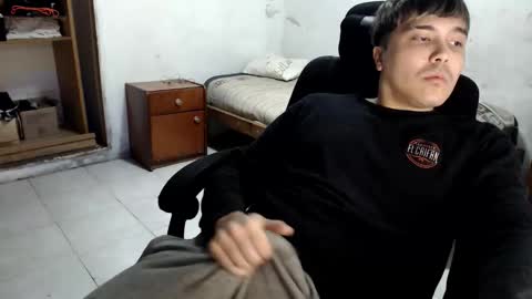 Snapshot of alexriversx chatting on 06-01-26, 03:47 Alexander online show from 06-01-26, 03:47