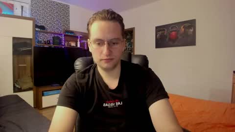 Snapshot of alexs9xtime chatting on 05-12-26, 02:36 alexs9xtime online show from 05-12-26, 02:36