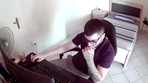 alexthepro00 online show from 06-19-26, 01:04