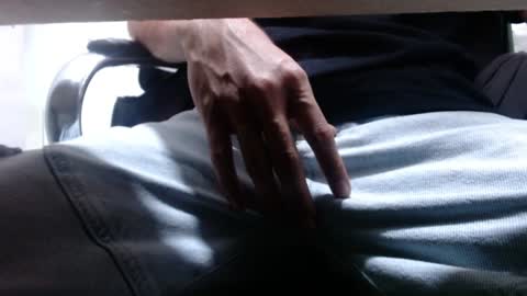 Snapshot of alextwunkk chatting on 02-05-25, 02:29 Alex online show from 02-05-25, 02:29