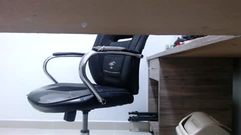 Snapshot of alextwunkk chatting on 02-06-25, 01:05 Alex online show from 02-06-25, 01:05