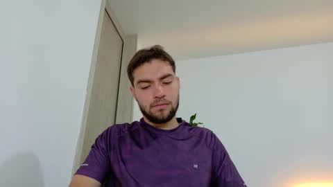 Snapshot of alextwunkk chatting on 09-10-25, 12:43 Alex online show from 09-10-25, 12:43