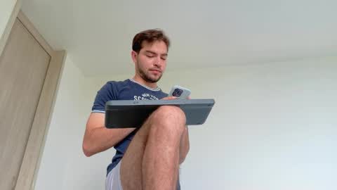 Snapshot of alextwunkk chatting on 11-21-25, 09:02 Alex online show from 11-21-25, 09:02