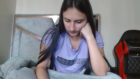 alex y luisa online show from 04-13-26, 02:33