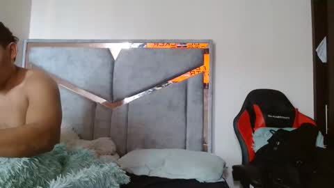 Snapshot of alexvsluisa chatting on 04-27-26, 03:21 alex y luisa online show from 04-27-26, 03:21