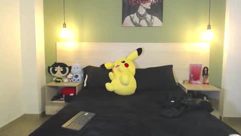 Snapshot of alexxa_meow chatting on 12-14-25, 02:39 A L E X A online show from 12-14-25, 02:39