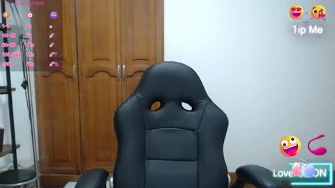 Snapshot of alexxandra20 chatting on 12-15-25, 04:06 alexa online show from 12-15-25, 04:06