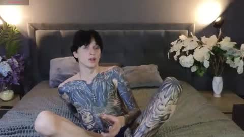 Snapshot of alexxone_ chatting on 06-18-26, 08:14 Alex online show from 06-18-26, 08:14