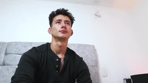 Snapshot of alexxx__01 chatting on 01-18-25, 04:04 Alex online show from 01-18-25, 04:04