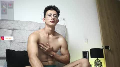 Snapshot of alexxx__01 chatting on 11-10-25, 11:04 Alex online show from 11-10-25, 11:04