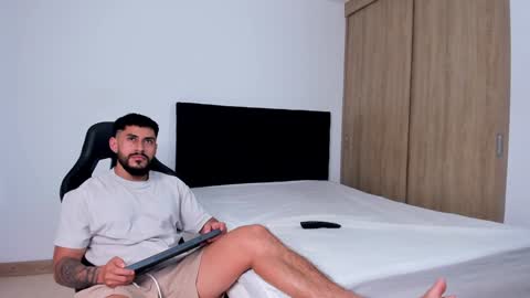 Snapshot of alexxxmachine chatting on 12-31-24, 10:34 Alex freelance model instagram alex b229 online show from 12-31-24, 10:34