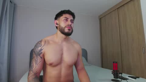 Snapshot of alexxxmachine chatting on 10-17-25, 10:45 Alex freelance model instagram alex b229 online show from 10-17-25, 10:45