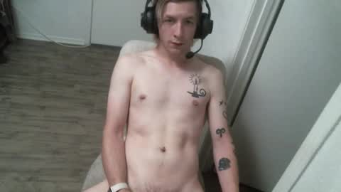 Snapshot of alexxxmic chatting on 10-15-25, 02:17 Alexxxmic online show from 10-15-25, 02:17