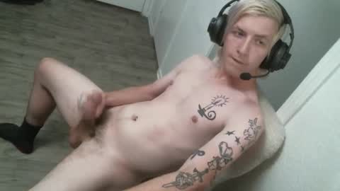 Snapshot of alexxxmic chatting on 11-29-25, 05:43 Alexxxmic online show from 11-29-25, 05:43