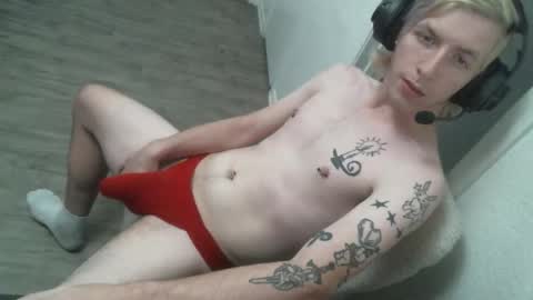 Snapshot of alexxxmic chatting on 12-04-25, 04:48 Alexxxmic online show from 12-04-25, 04:48