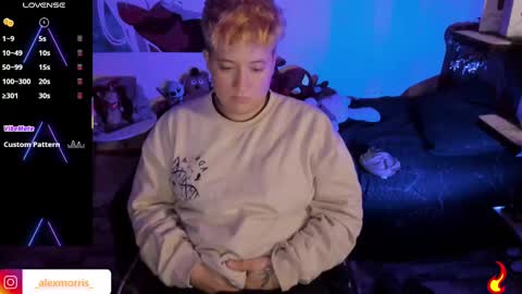 Snapshot of alexxxmorris chatting on 10-14-25, 05:52 ALEXXX MORRIS online show from 10-14-25, 05:52